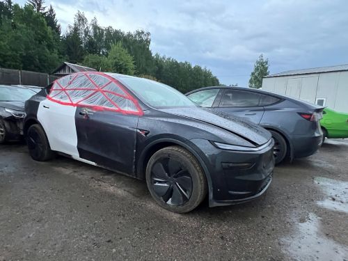 Кузовной ремонт в Минске — ремонта Tesla из США 6 автопостов, немецкая покрасочная камера, опыт 11 лет. Восстанавливаем авто до состояния «не бит, не крашен».